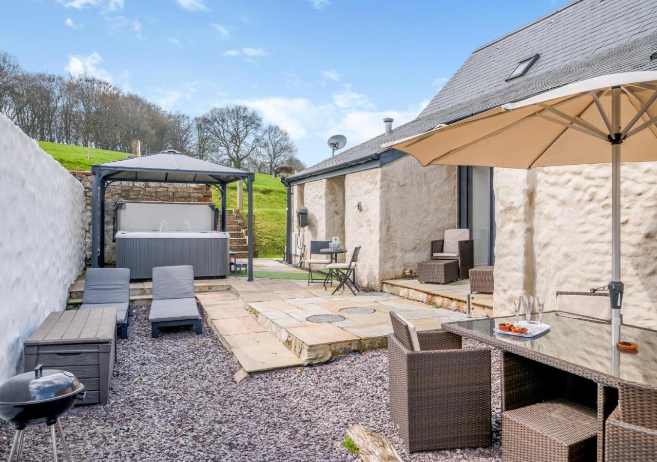 Usk Barn Apartment Llanbadoc Exterior photo
